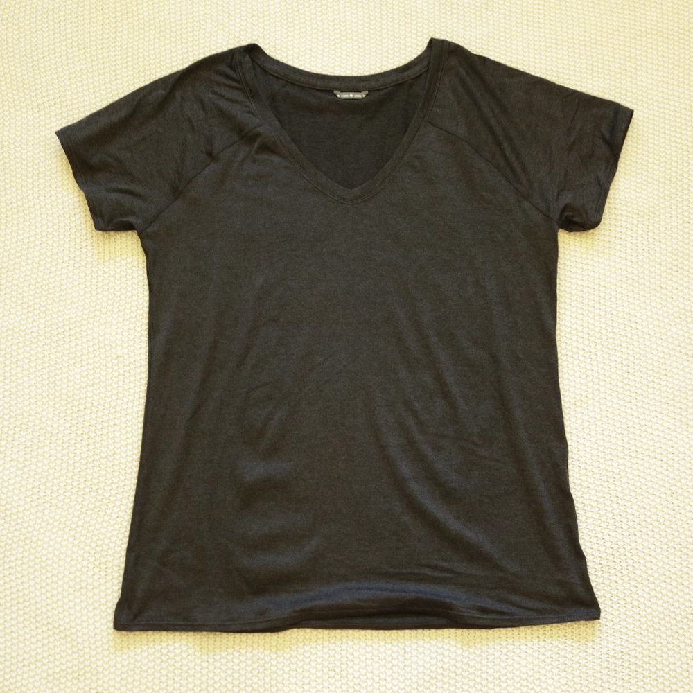 NWOT Oiselle Lux Black T-Shirt, 10